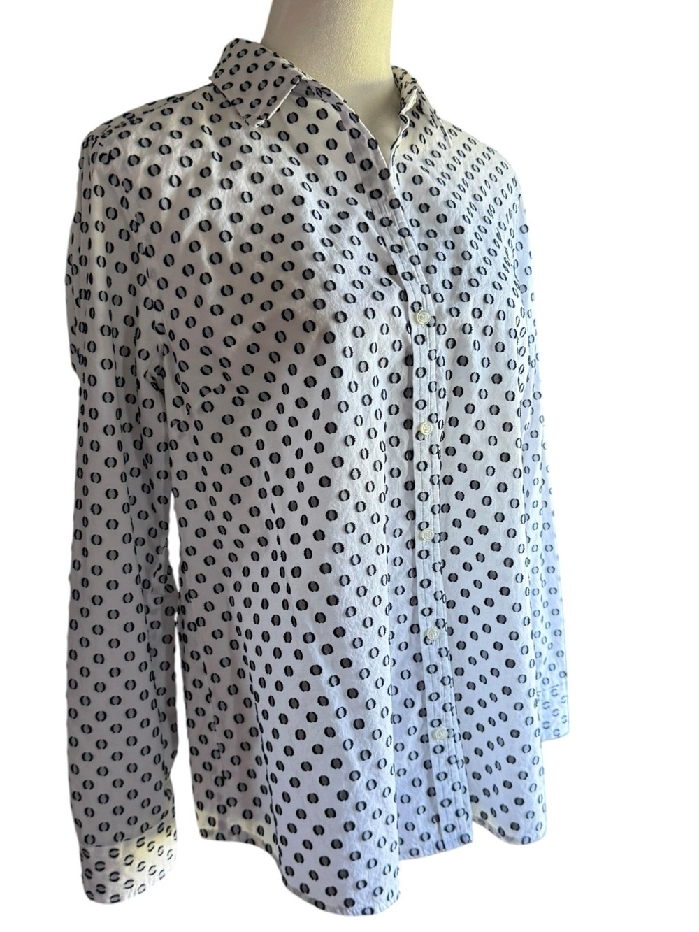 Charter Club White Long-Sleeve Button-Up Shirt with Black and Gray Dot Print
